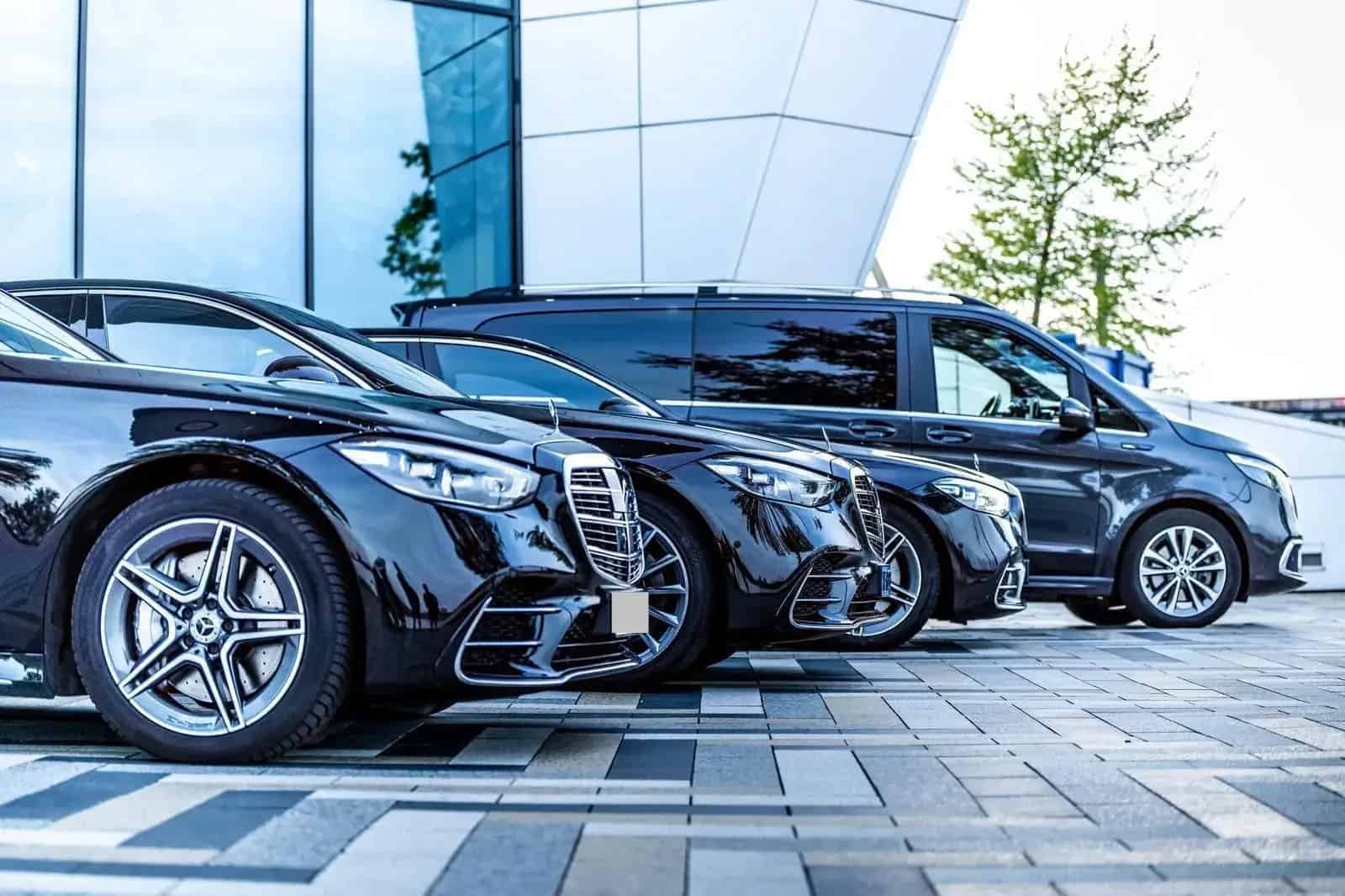 Taxi from Marken to Schiphol Airport — SchipholRide fleet