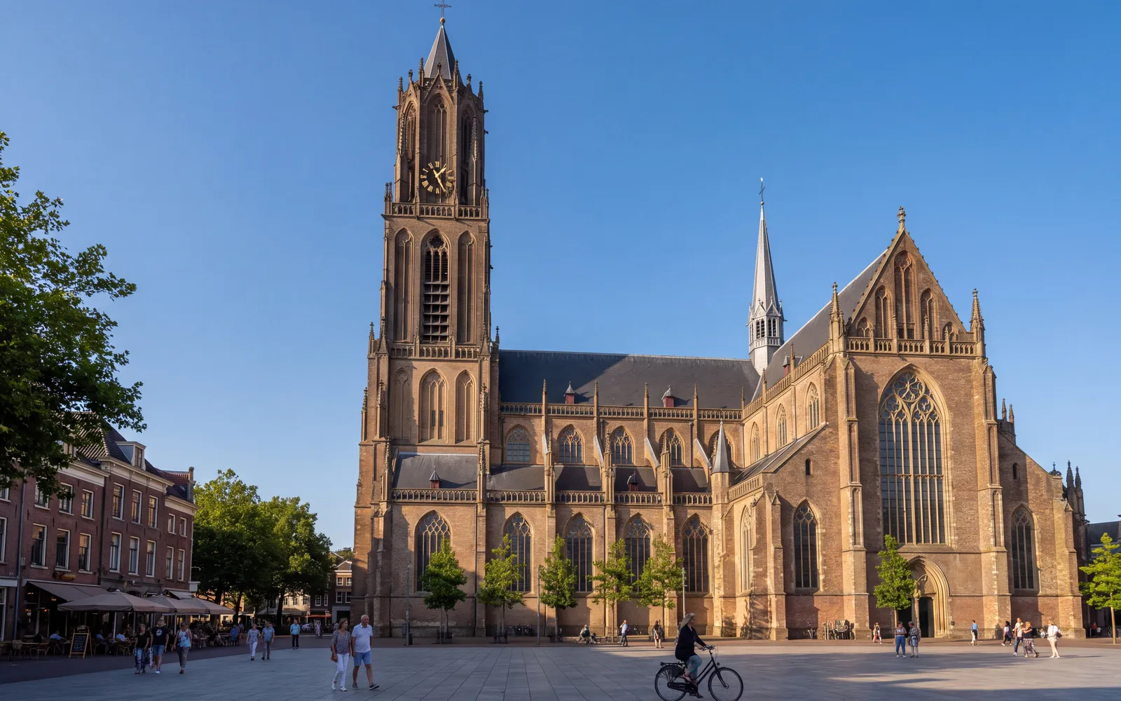 The Eusebiuskerk in Arnhem, seen from the Markt square under a blue sky